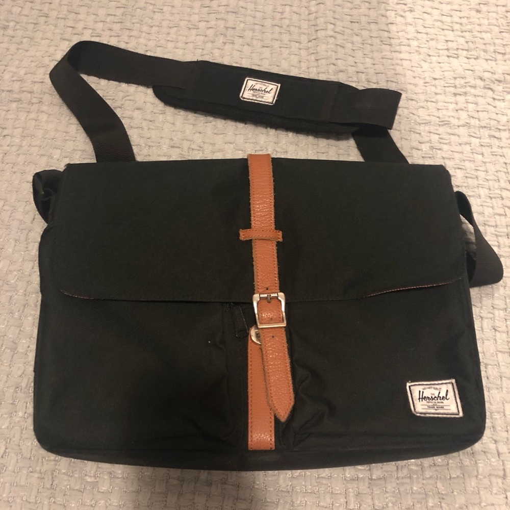 Herschel Messenger Bag